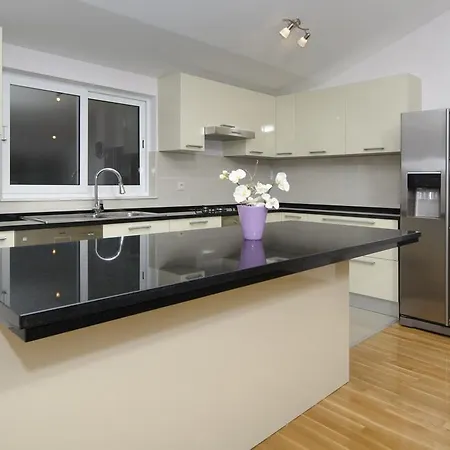 Naja Apartment