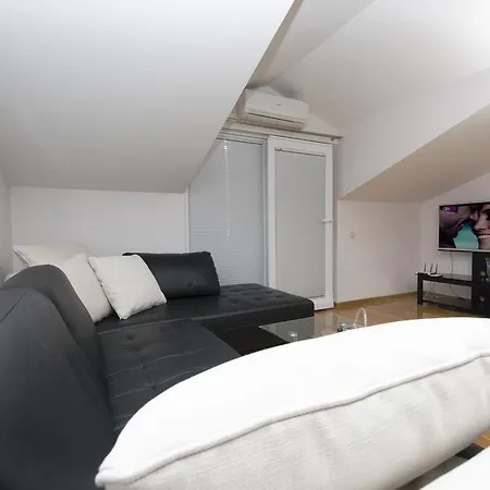 Apartment Naja *