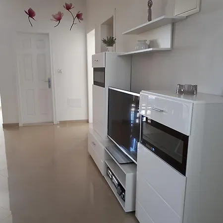 Apartment Naja Makarska